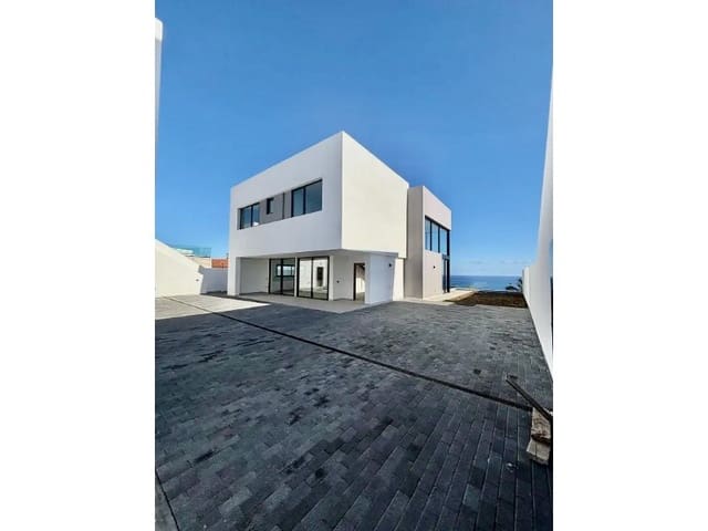 4 slaapkamer Villa te koop in Puerto de la Cruz - € 1.600.000 (Ref: 9196179)