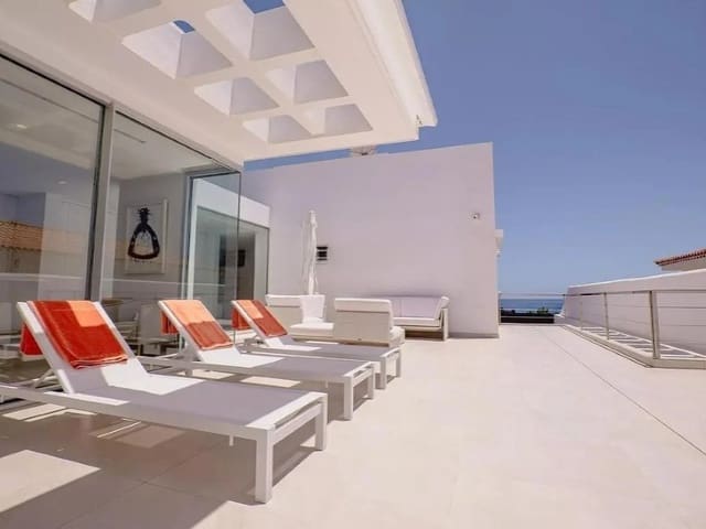 4 makuuhuone Huvila myytävänä paikassa Playa San Juan, Guía de Isora - 2 500 000 € (Ref: 9204840)