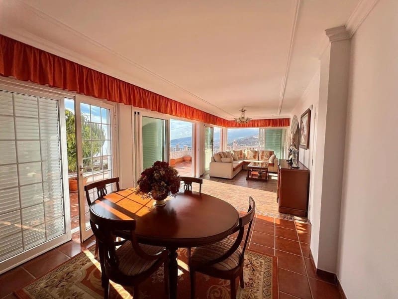 6 quarto Moradia para venda em Tabaiba - 825 000 € (Ref: 9282445)