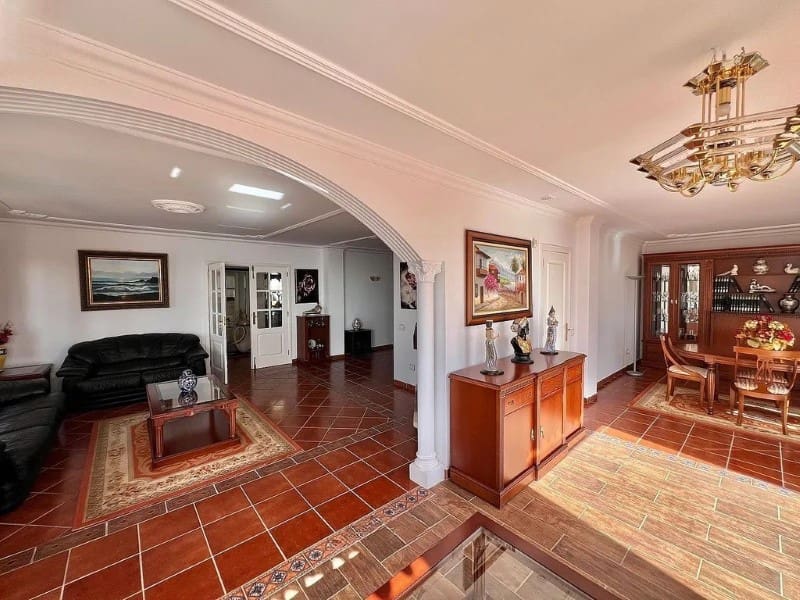 6 quarto Moradia para venda em Tabaiba - 825 000 € (Ref: 9282445)