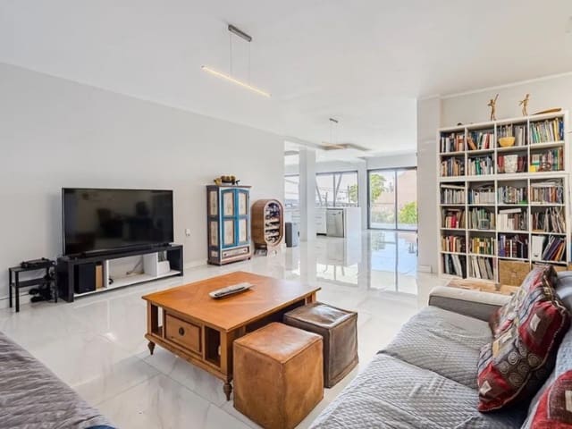 9 camera da letto Villa in vendita in La Camella, Arona - 880.000 € (Rif: 9308567)