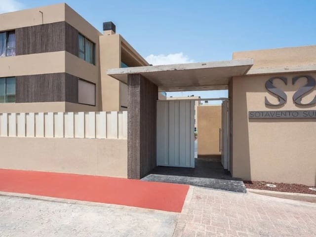 3 bedroom Apartment for sale in El Medano, Granadilla de Abona - € 880,000 (Ref: 9310768)