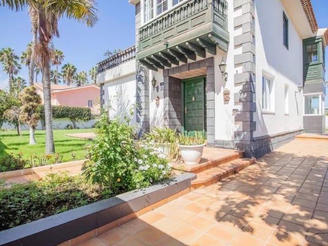 3 slaapkamer Villa te koop in Puerto de la Cruz - € 745.000 (Ref: 9321742)