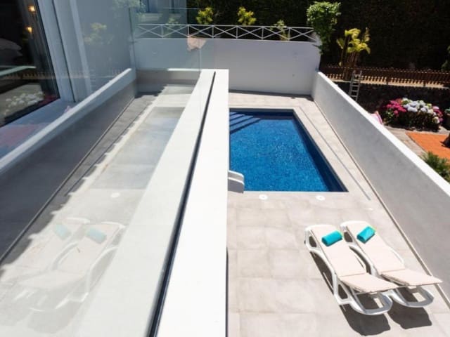 Villa til salgs i La Orotava - € 830 000 (Ref: 9335500)