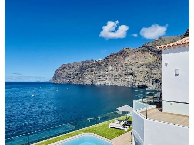 3 soveværelse Villa til salg i Los Gigantes, Santiago del Teide - € 3.450.000 (Ref: 9341228)
