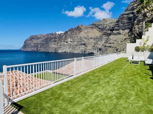 3 soveværelse Villa til salg i Los Gigantes, Santiago del Teide - € 3.450.000 (Ref: 9341228)