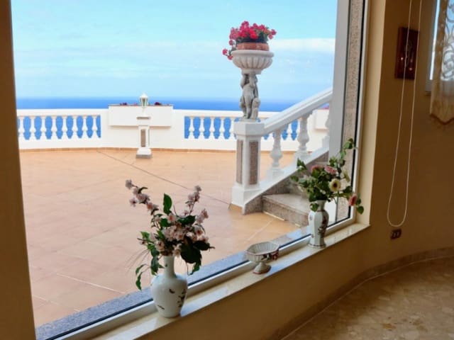 4 slaapkamer Villa te koop in Los Realejos - € 2.500.000 (Ref: 9343303)