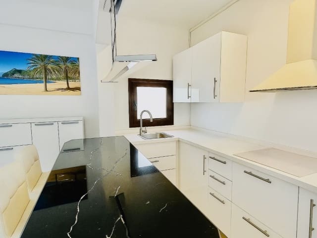 4 slaapkamer Villa te koop in El Sauzal - € 890.000 (Ref: 9383272)