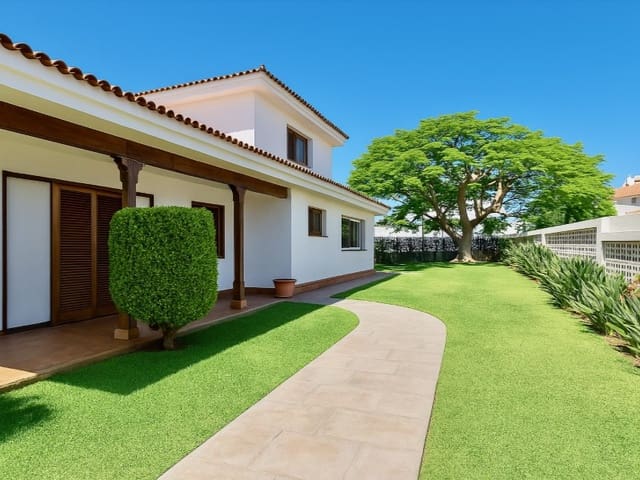 5 slaapkamer Villa te koop in Puerto de la Cruz - € 799.000 (Ref: 9422486)