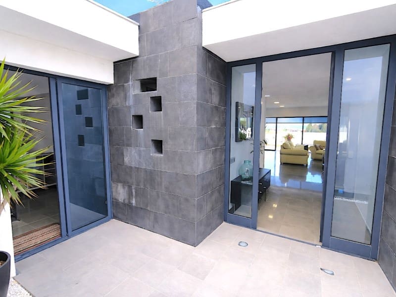 Chalet de 4 habitaciones en Puerto de la Cruz en venta - 795.000 € (Ref: 9468328)