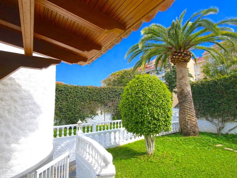 Chalet de 3 habitaciones en Puerto de la Cruz en venta - 900.000 € (Ref: 9619320)