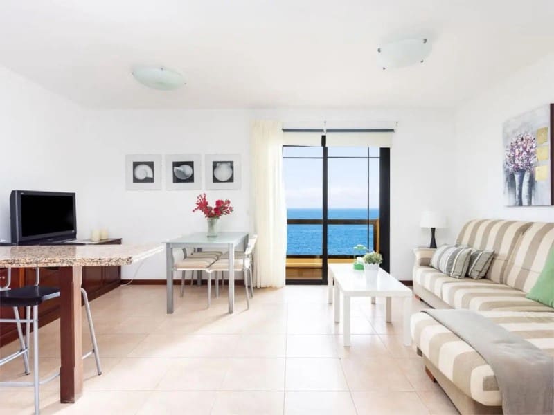 Apartamento de 2 habitaciones en Arico en venta - 379.000 € (Ref: 9627604)