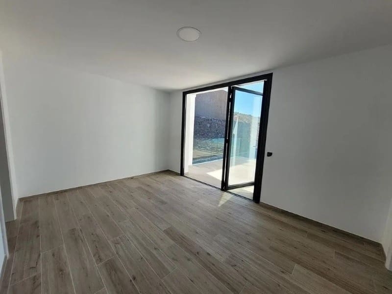 Chalet de 4 habitaciones en Costa Adeje en venta - 1.900.000 € (Ref: 9630031)