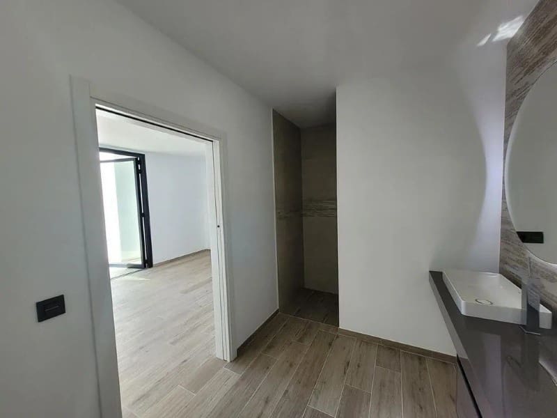 Chalet de 4 habitaciones en Costa Adeje en venta - 1.900.000 € (Ref: 9630031)