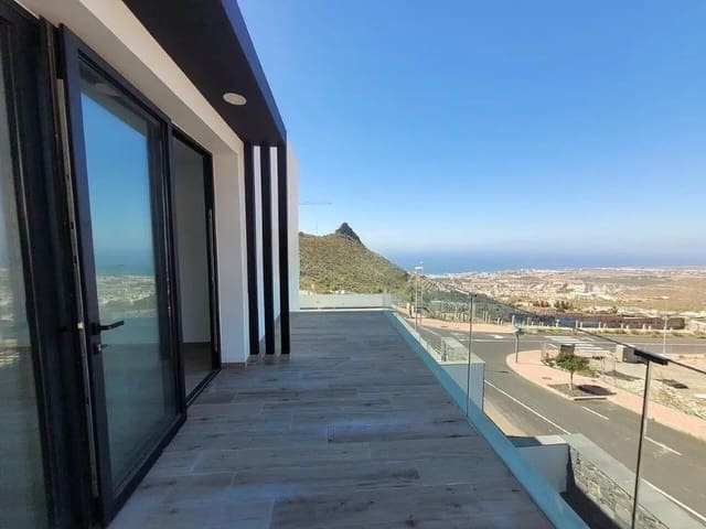 Chalet de 4 habitaciones en Torviscas Centro y Alto, Adeje en venta - 1.900.000 € (Ref: 9630031)