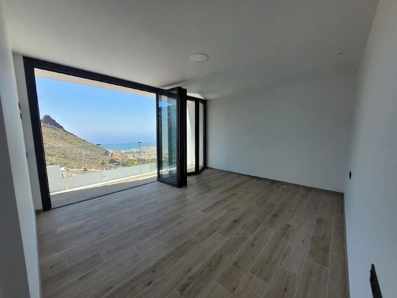 Chalet de 4 habitaciones en Costa Adeje en venta - 1.900.000 € (Ref: 9630031)