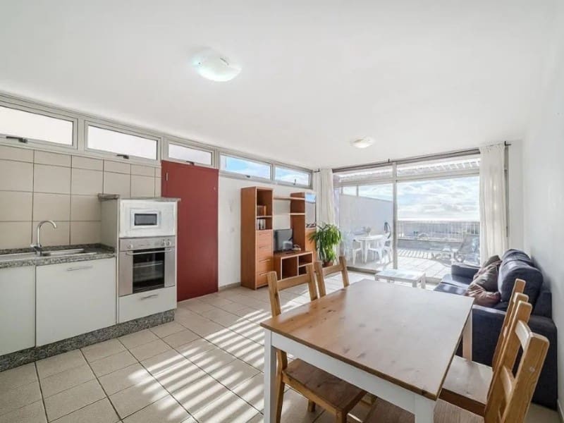 2 slaapkamer Flat te koop in Los Abrigos - € 650.000 (Ref: 9634339)