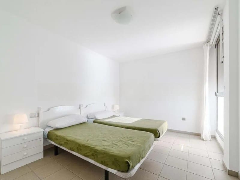 2 slaapkamer Flat te koop in Los Abrigos - € 650.000 (Ref: 9634339)