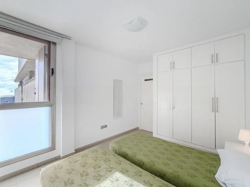 2 slaapkamer Flat te koop in Los Abrigos - € 650.000 (Ref: 9634339)