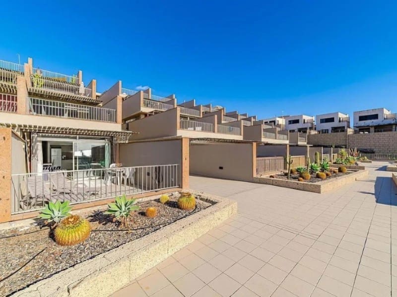 2 slaapkamer Flat te koop in Los Abrigos - € 650.000 (Ref: 9634339)