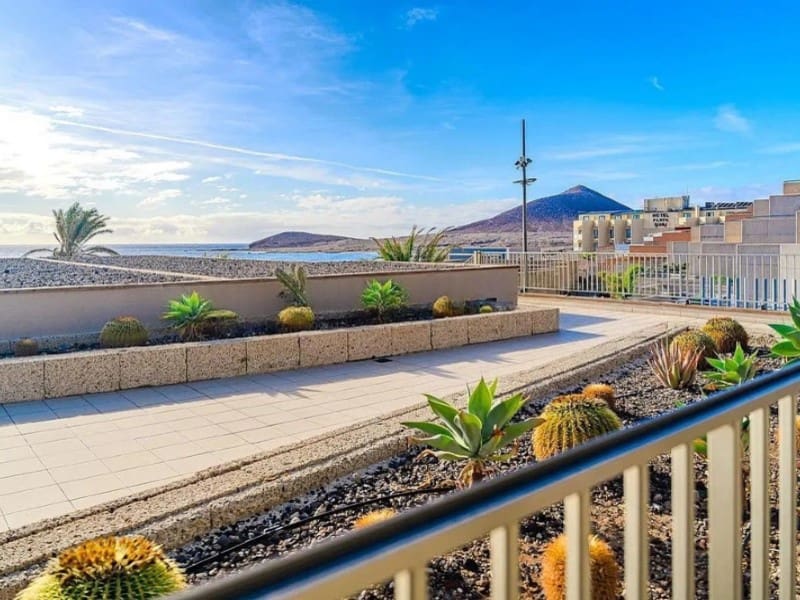 2 slaapkamer Flat te koop in Los Abrigos - € 650.000 (Ref: 9634339)