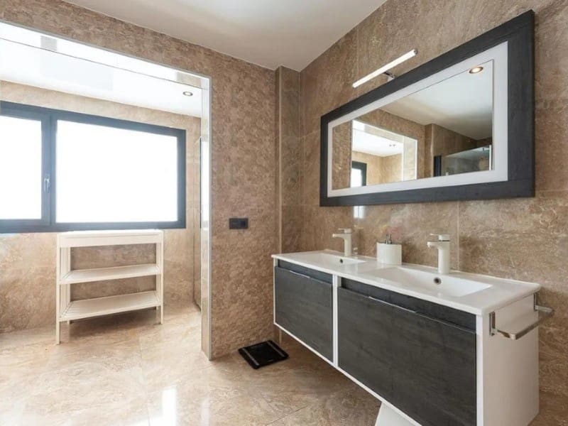 5 chambre Villa/Maison à vendre à Adeje - 890 000 € (Ref: 9634340)