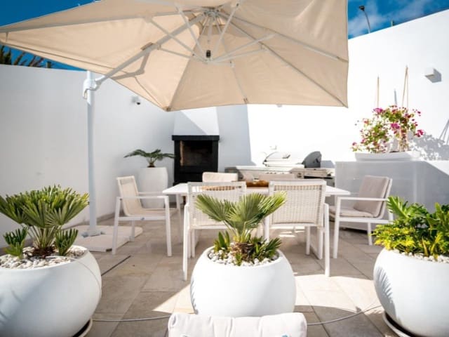 3 soverom Villa til salgs i Costa Adeje, Adeje - € 1 050 000 (Ref: 9639342)