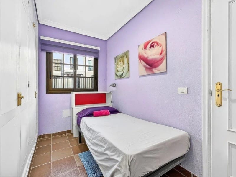 Casa de 4 habitaciones en El Medano en venta - 670.000 € (Ref: 9655908)