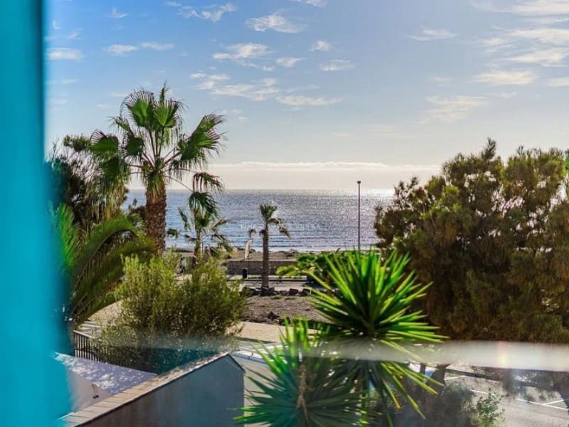 Casa de 4 habitaciones en El Medano en venta - 670.000 € (Ref: 9655908)