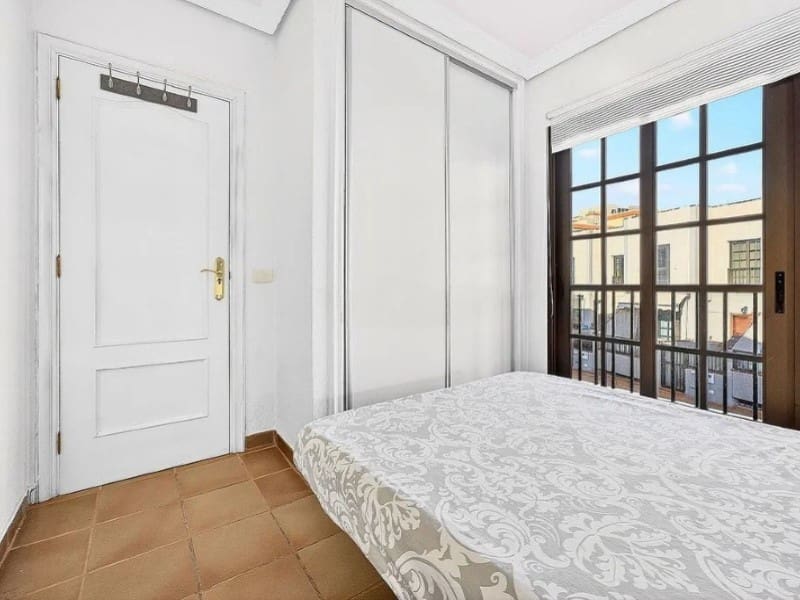 Casa de 4 habitaciones en El Medano en venta - 670.000 € (Ref: 9655908)