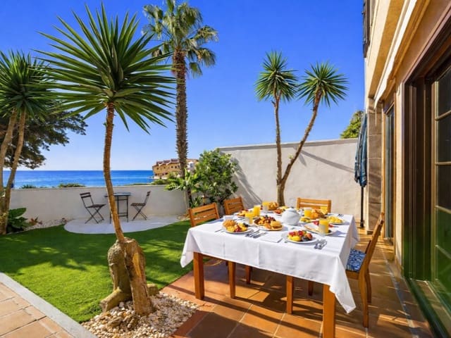 Casa de 4 habitaciones en El Medano, Granadilla de Abona en venta - 670.000 € (Ref: 9655908)