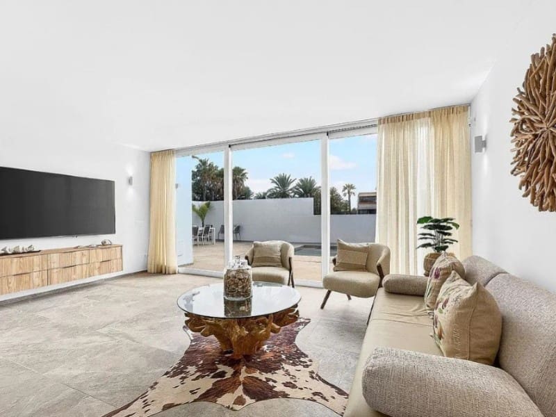 2 slaapkamer Bungalow te koop in Costa del Silencio - € 995.000 (Ref: 9655909)