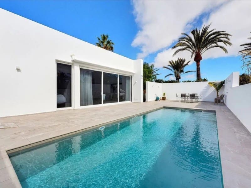 2 slaapkamer Bungalow te koop in Costa del Silencio - € 995.000 (Ref: 9655909)