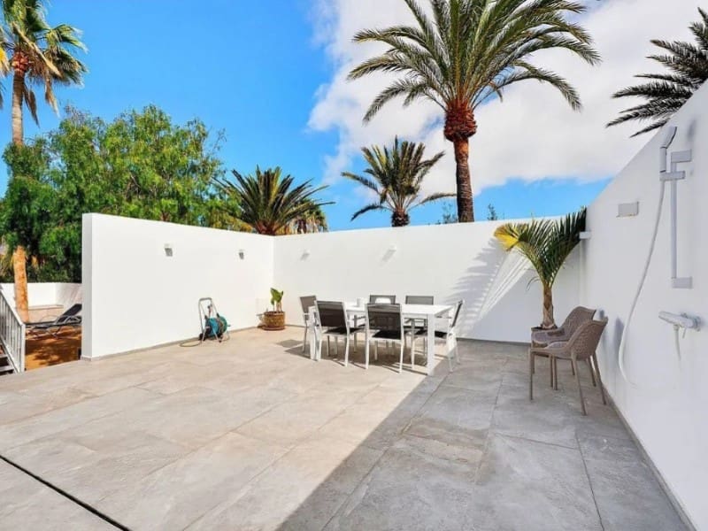 2 slaapkamer Bungalow te koop in Costa del Silencio - € 995.000 (Ref: 9655909)