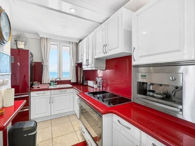 2 slaapkamer Flat te koop in Playa de las Americas, Arona - € 735.000 (Ref: 9659271)