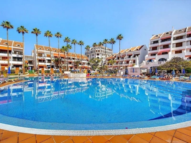 2 slaapkamer Flat te koop in Playa de las Americas - € 735.000 (Ref: 9659271)