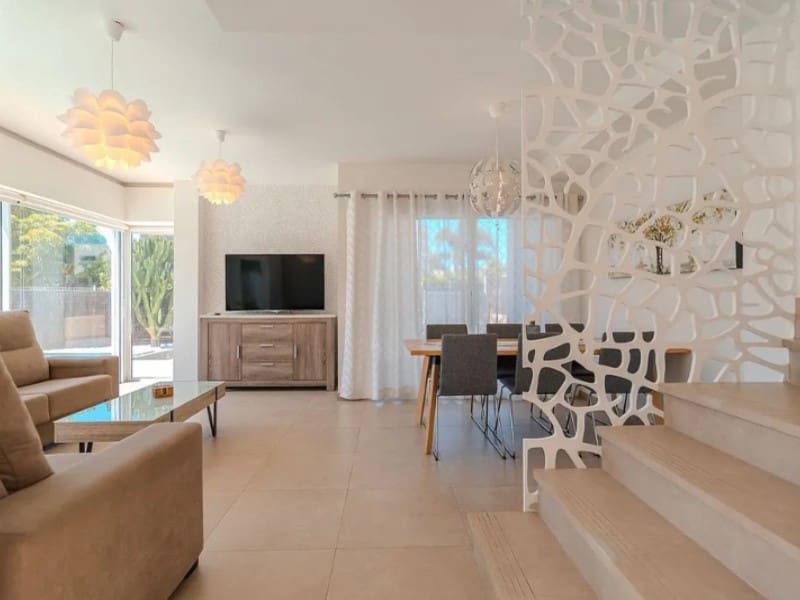 3 sypialnia Willa na sprzedaż w Adeje - 1 100 000 € (Ref: 9674079)