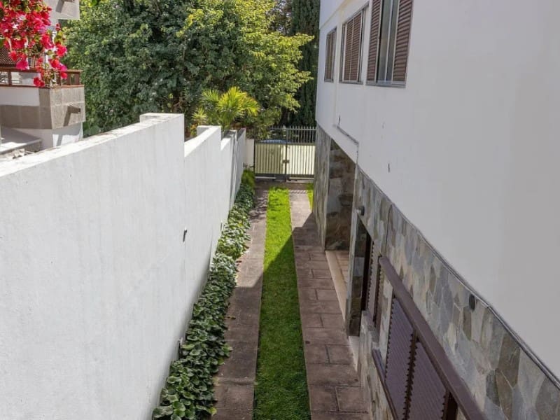 Chalet de 10 habitaciones en Santa Cruz de Tenerife en venta - 1.995.000 € (Ref: 9674086)