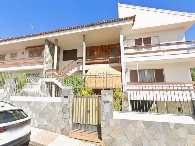 Chalet de 10 habitaciones en Santa Cruz de Tenerife en venta - 1.995.000 € (Ref: 9674086)