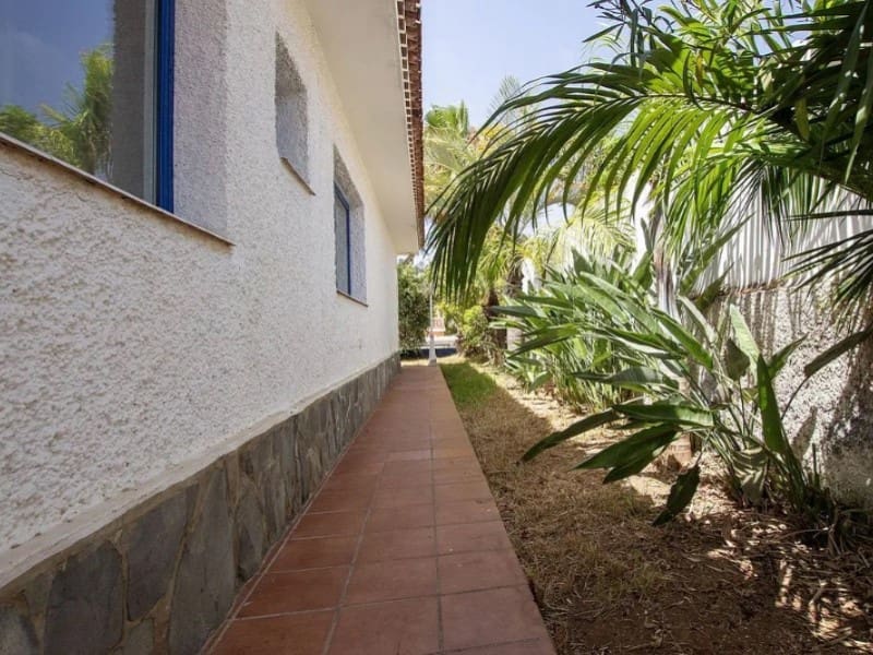 Villa zu verkaufen in Puerto de la Cruz - 825.000 € (Ref: 9674087)