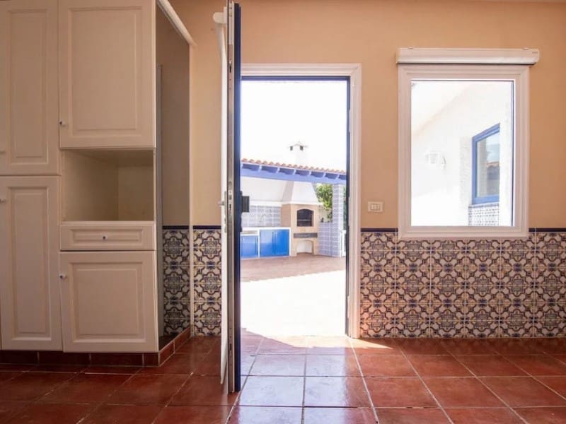 Villa zu verkaufen in Puerto de la Cruz - 825.000 € (Ref: 9674087)