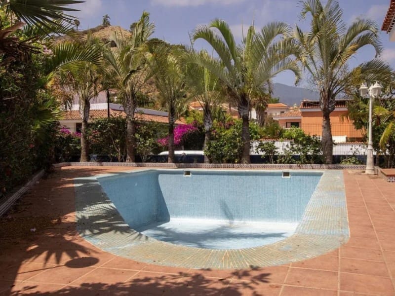 Villa zu verkaufen in Puerto de la Cruz - 825.000 € (Ref: 9674087)