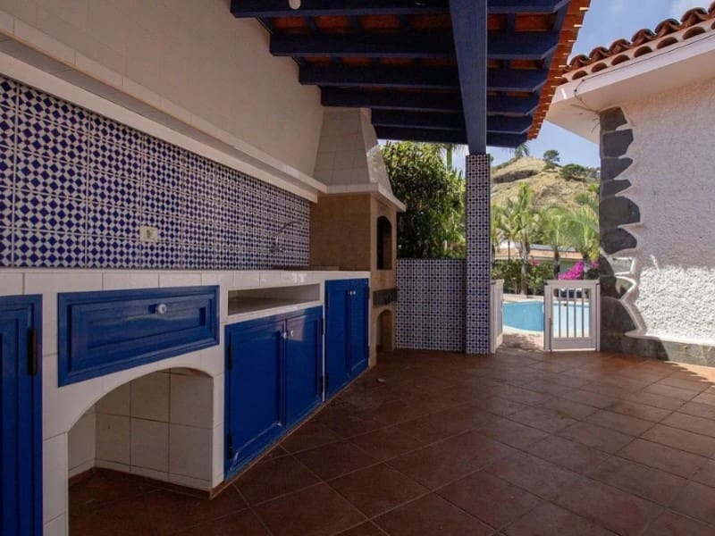 Villa zu verkaufen in Puerto de la Cruz - 825.000 € (Ref: 9674087)