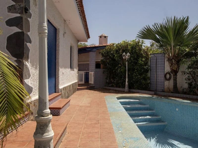 Villa zu verkaufen in Puerto de la Cruz - 825.000 € (Ref: 9674087)