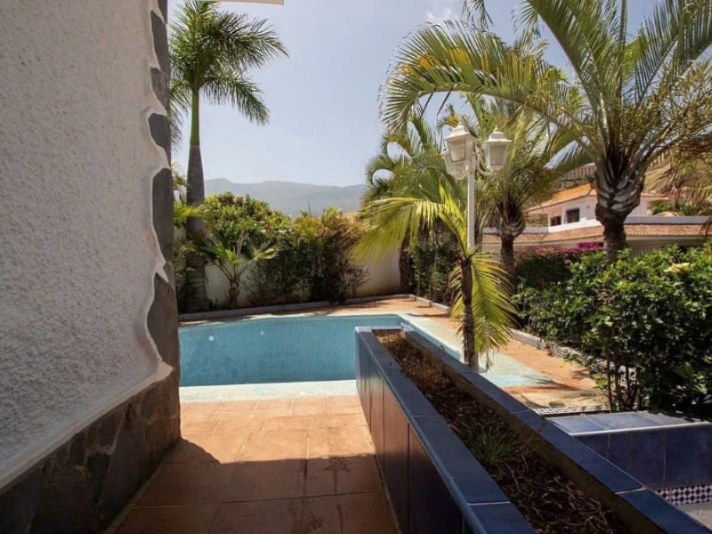 Villa zu verkaufen in Puerto de la Cruz - 825.000 € (Ref: 9674087)