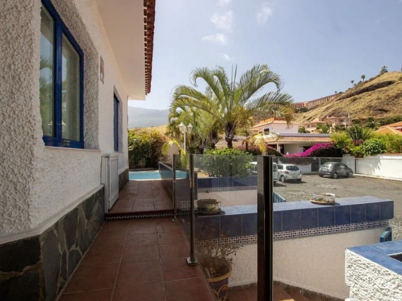 Villa zu verkaufen in Puerto de la Cruz - 825.000 € (Ref: 9674087)