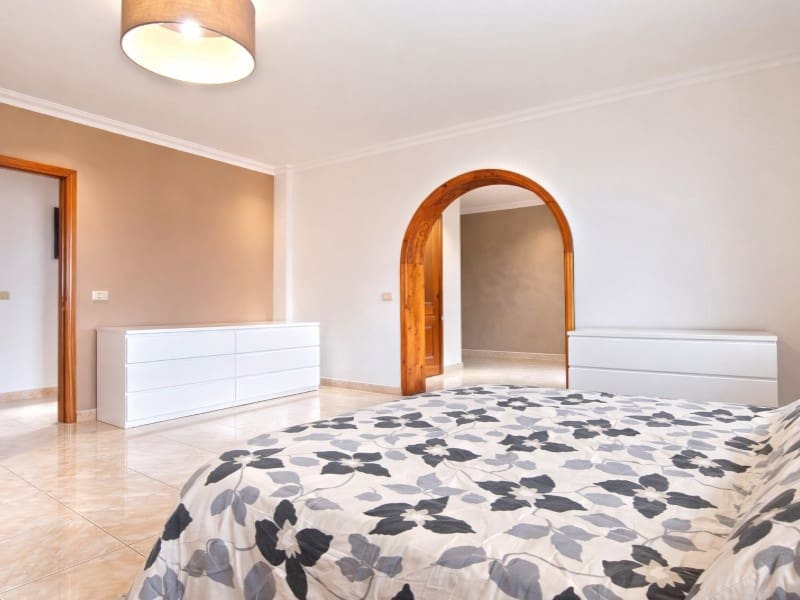 Commercial for sale in La Orotava - € 650,000 (Ref: 9695238)