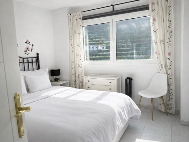 1 slaapkamer Appartement te koop in Puerto de la Cruz - € 187.000 (Ref: 9783258)