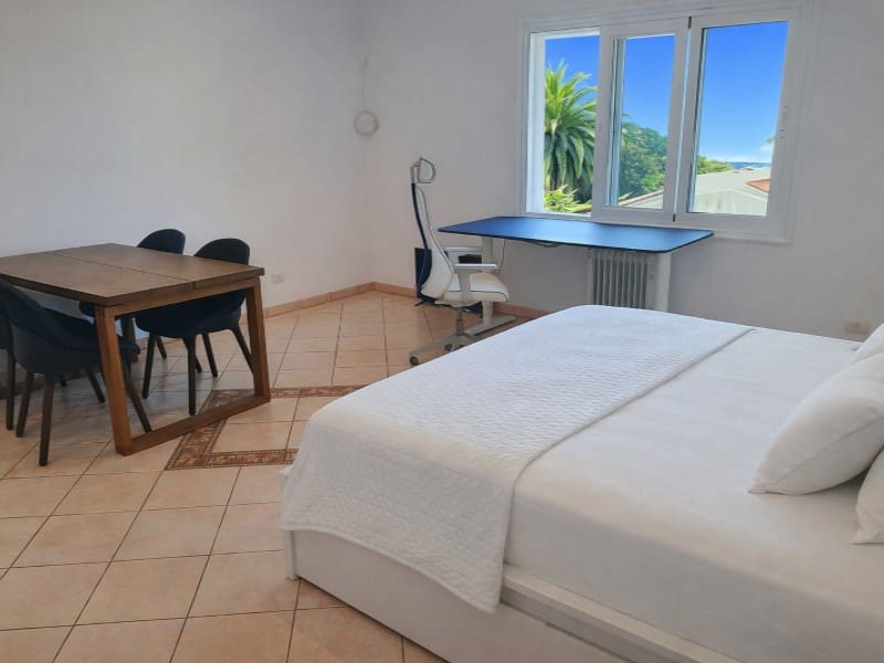 3 quarto Moradia para arrendar em Santa Ursula com garagem - 2 500 € (Ref: 9815782)