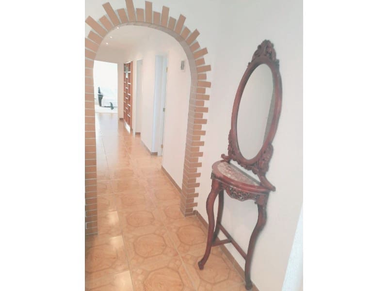 3 quarto Moradia para arrendar em Santa Ursula com garagem - 2 500 € (Ref: 9815782)